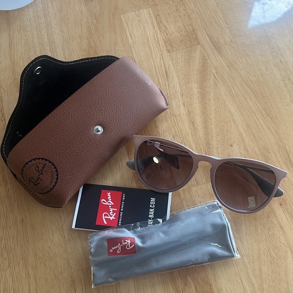 Tan Raybans - Picture 2 of 3